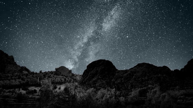 为什么负荷那么大的腰部力量训练的人不会受伤，长期无载荷久坐的人会出现腰肌劳损？